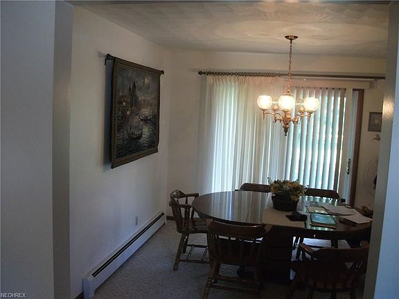 3rd image of 589 Fairlane Dr