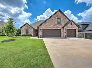 909 Via Firenze Ave, Springdale, AR 72762
