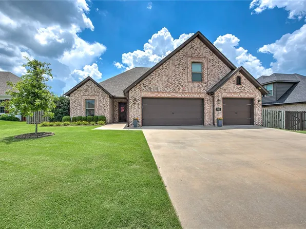909 Via Firenze Ave, Springdale, AR 72762