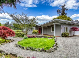 537 Cherry Ave NE, Bainbridge Island, WA 98110
