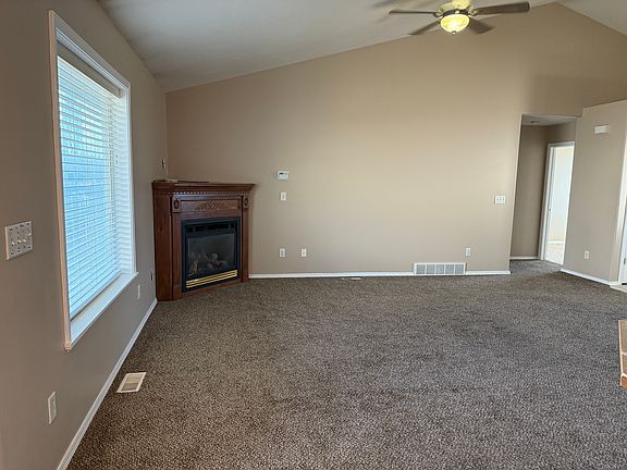 3rd image of 3485 Spring Creek Dr