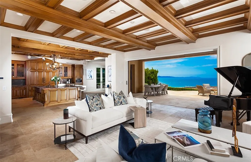 6 bed, 9.0 bath, 9572 sqft, $150,000 — Photo 4