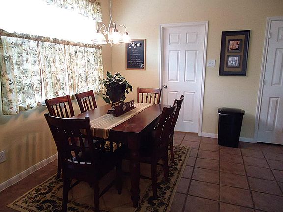 Breaakfast Area In Kitchen