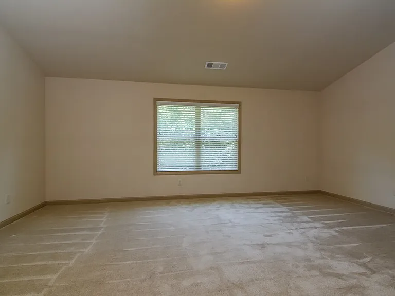 2486 Peach Shoals Cir — Photo 8