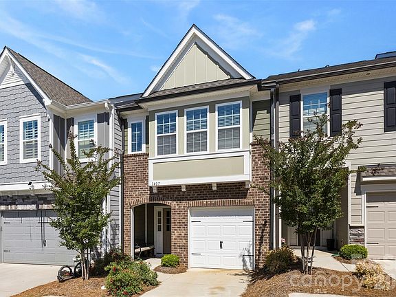 2nd image of 1407 Crest Creek Ct