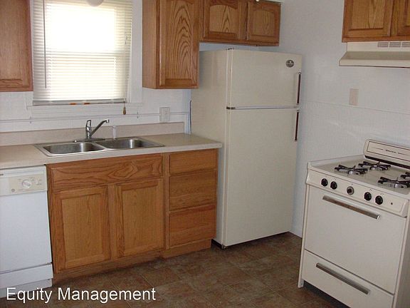 3rd image of 115 Laurel St