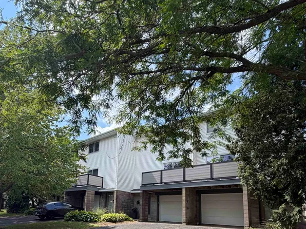 401 Melody Ln APT B, Verona, WI 53593