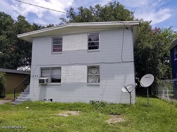 3rd image of 1359 W 30th St