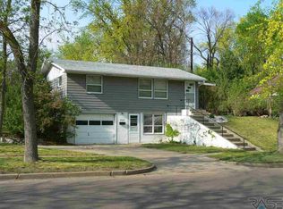 920 W 37th St, Sioux Falls, SD 57105