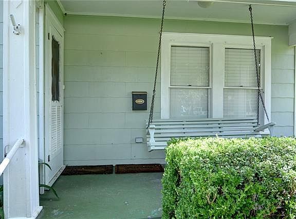 4th image of 705 Jefferson St