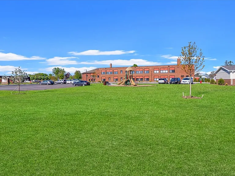 S75W17476 Janesville Rd — Photo 29