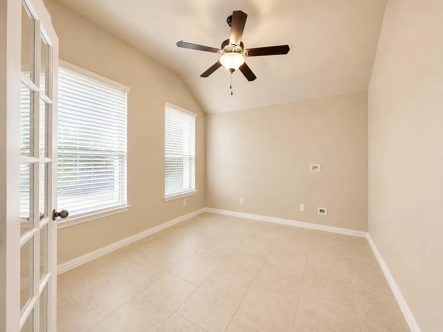 3 bed, 1864 sqft, $1,950 — Photo 4