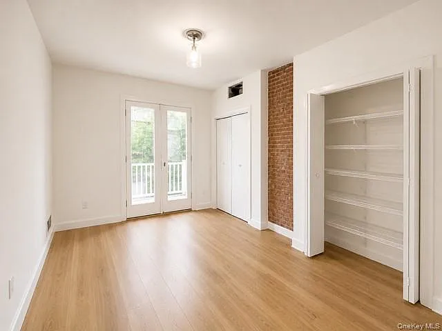 169 S Broadway #FW — Photo 7