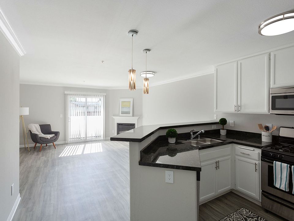 Warner Center Townhomes Apartment Rentals Canoga Park, CA Zillow