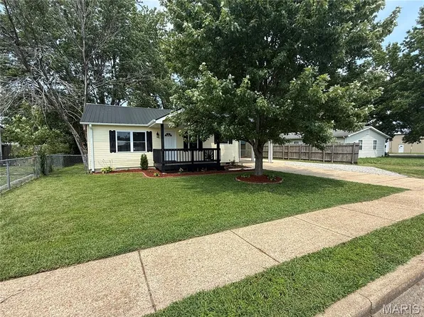 203 Wildcat Pride Dr, Cuba, MO 65453