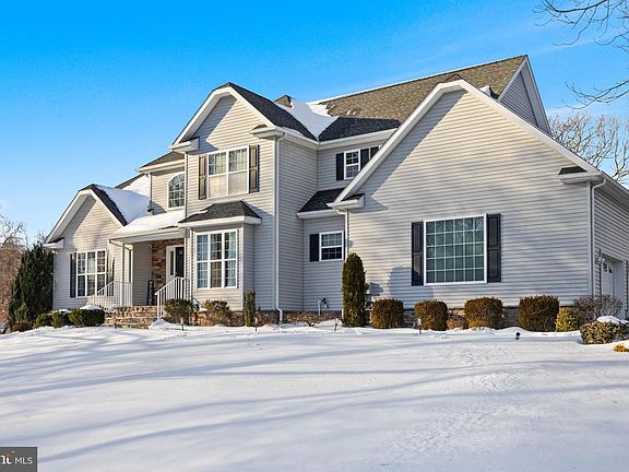 2nd image of 500 W Farms Rd