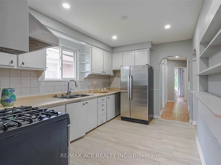 132 Janray Dr #MAIN — Photo 5
