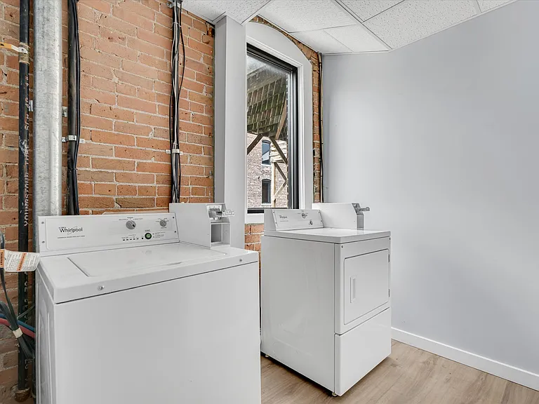 400 N Main St #403 — Photo 4