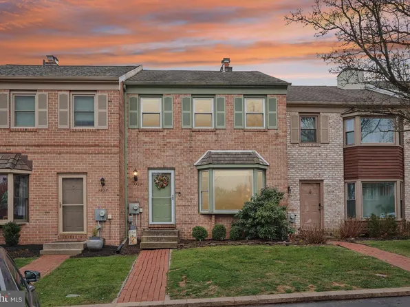 3925 Gatehouse Ln, Skippack, PA 19474