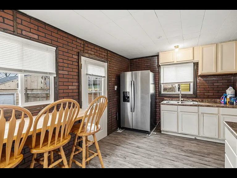 1411 Delaware Ave — Photo 11