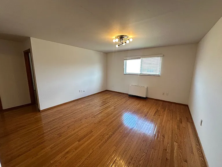 Chittenden Ave 34 UL — Photo 43