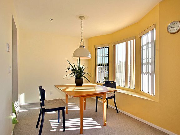 3rd image of 909 Sutter St Unit 305