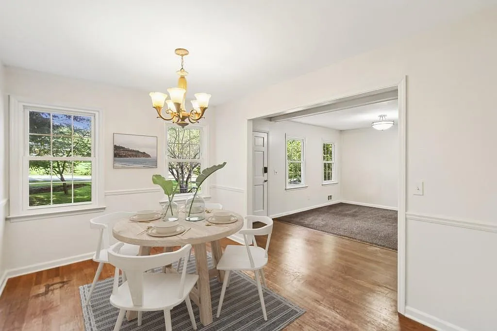 4 bed, 2.0 bath, 2304 sqft, $2,600 — Photo 4