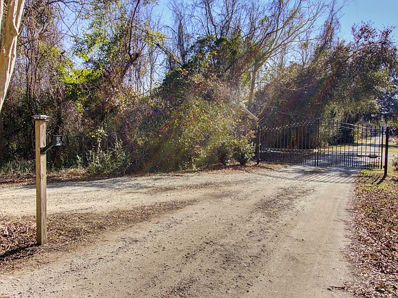 2nd image of 4 Morants Point Rd