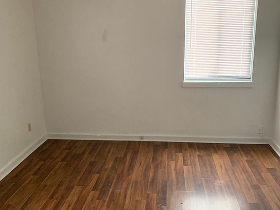 5th image of 1056-1058 Loretta Ave
