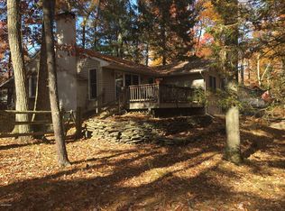 50 Lakeside Dr, Lakeville, PA 18438