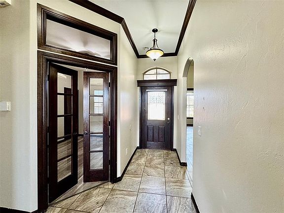 4th image of 2304 Wheatfield Ave