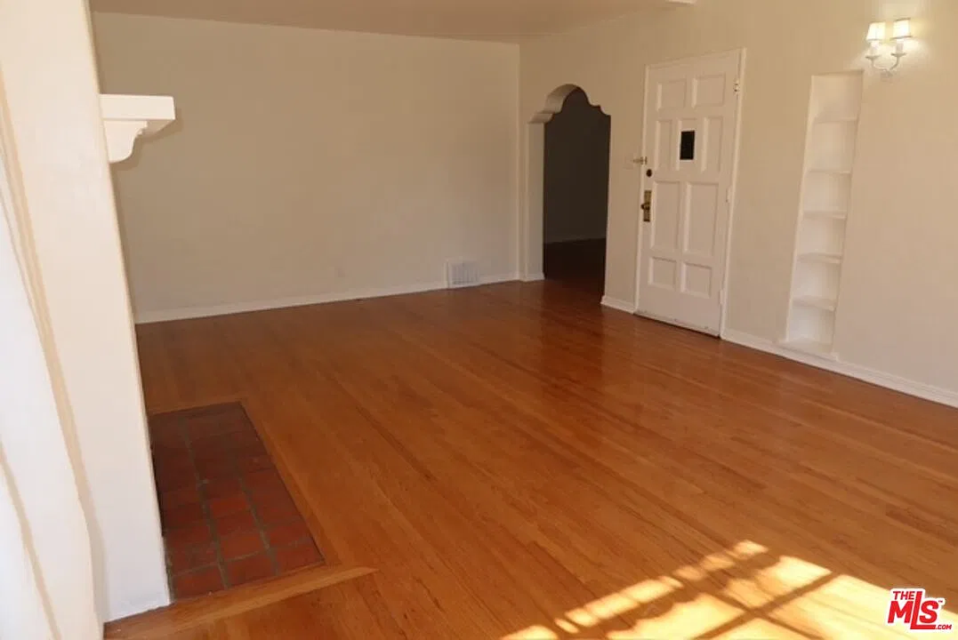 2 bed, 1.0 bath, 1570 sqft, $3,995 — Photo 3