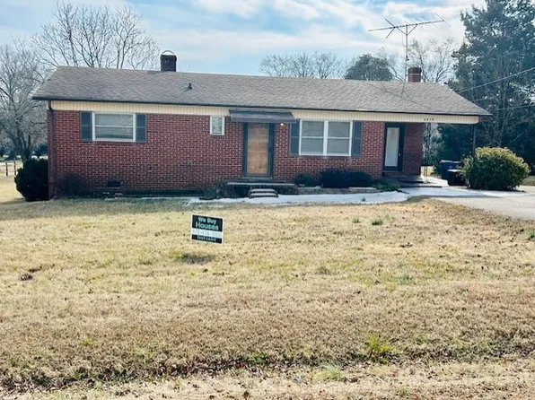 2979 Grier St, Newton, NC 28658