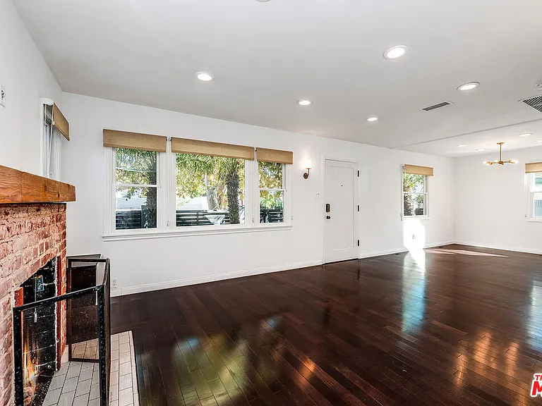 7722 Clinton St — Photo 8