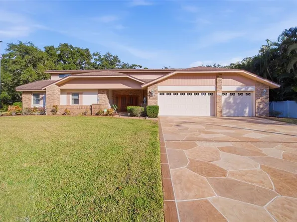 10353 Barry Dr, Largo, FL 33774