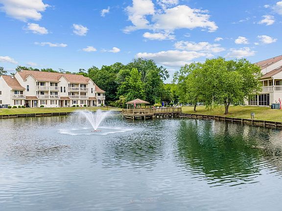 3rd image of 510 Fairwood Lakes Ln. #11-I