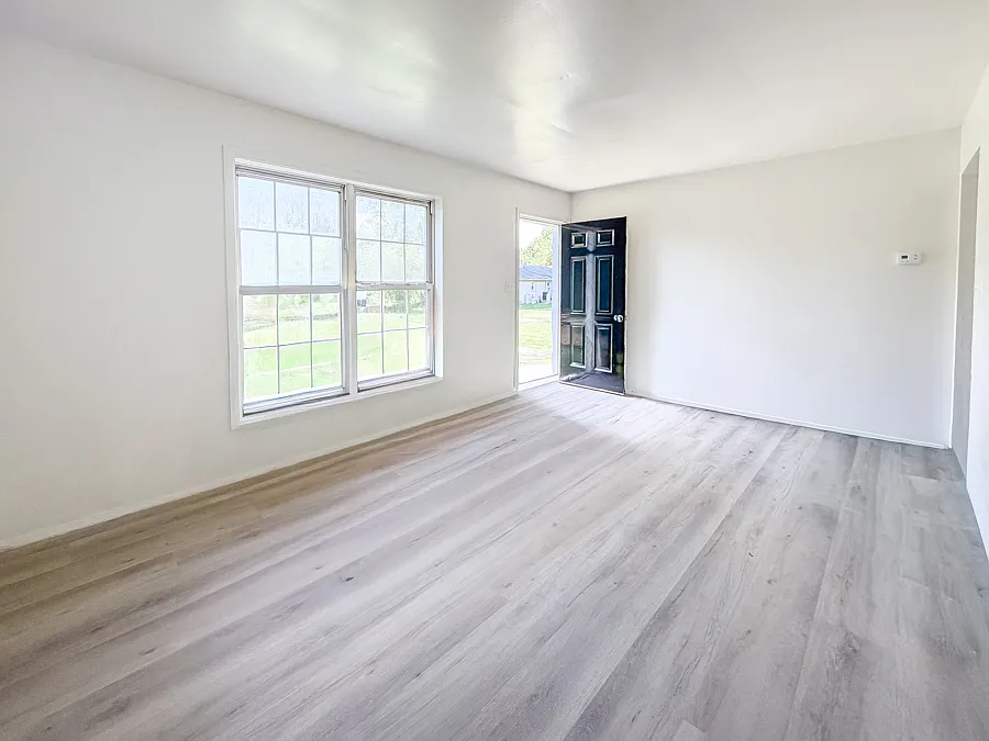 3 bed, $1,299 — Photo 2