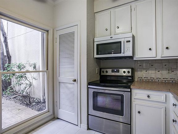 2nd image of 4536 Glenwick Ln #4536