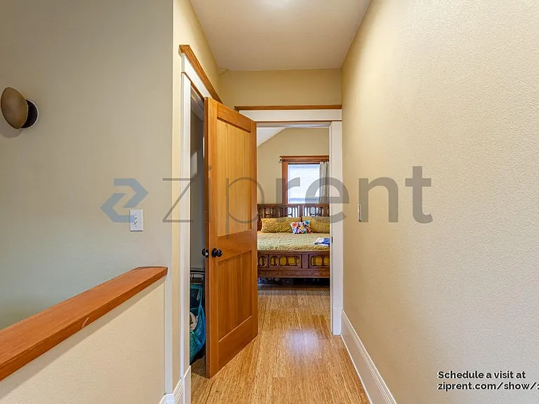 131 SE 30th Pl #A — Photo 6
