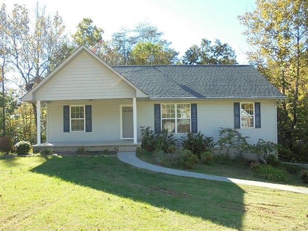 1st image of 629 Liverpool Ln