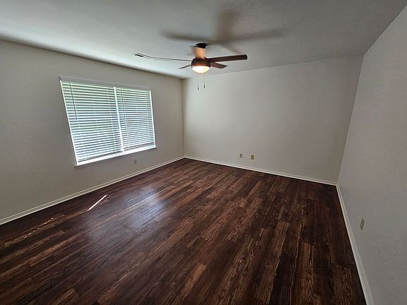 5th image of 1309 E Amber Dr