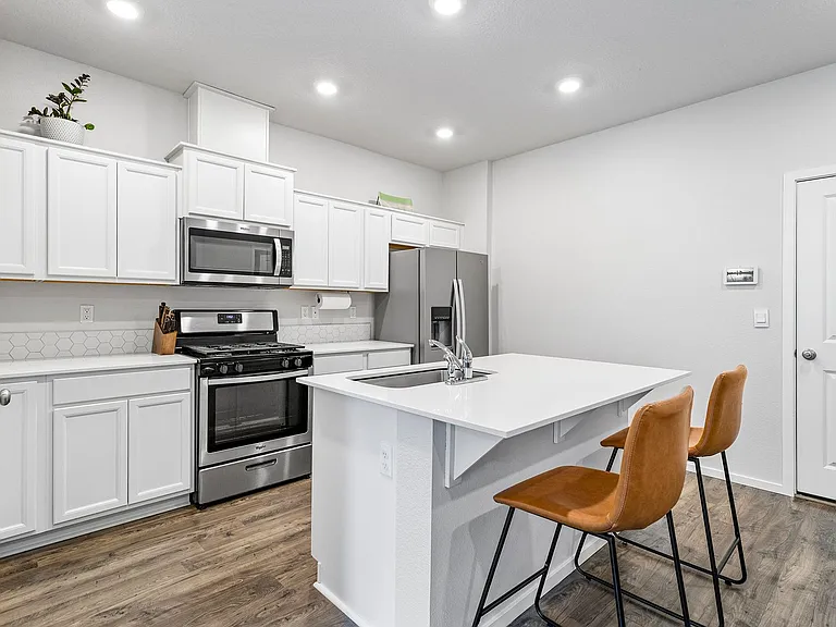 876 N 18th Ave — Photo 13