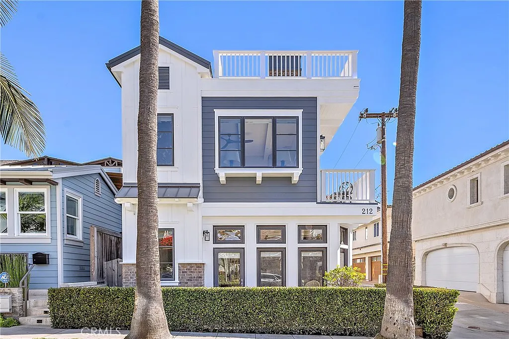 3 bed, 2.5 bath, 2500 sqft, $25,000 — Photo 1