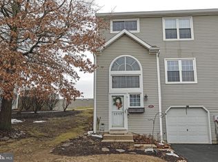 6243 Spring Knoll Dr, Harrisburg, PA 17111