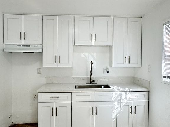 5th image of 1736 Obispo Ave APT 1