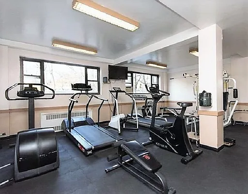 Rented by Winzone Realty Inc | media 10