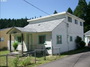 47425 School St, Oakridge, OR 97463