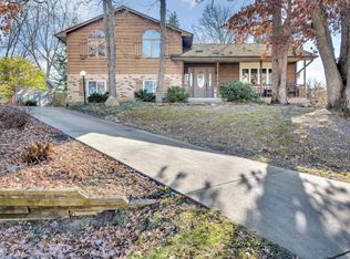 2341 Four Seasons Pkwy, Crown Point, IN 46307