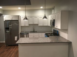 Oversized 3BR/3BA Luxury Home in Wooster Sq Modern Living Minutes from Yale!, New Haven, CT 06511