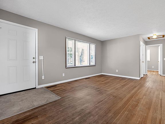 4th image of 1211 Shady Lane Rd